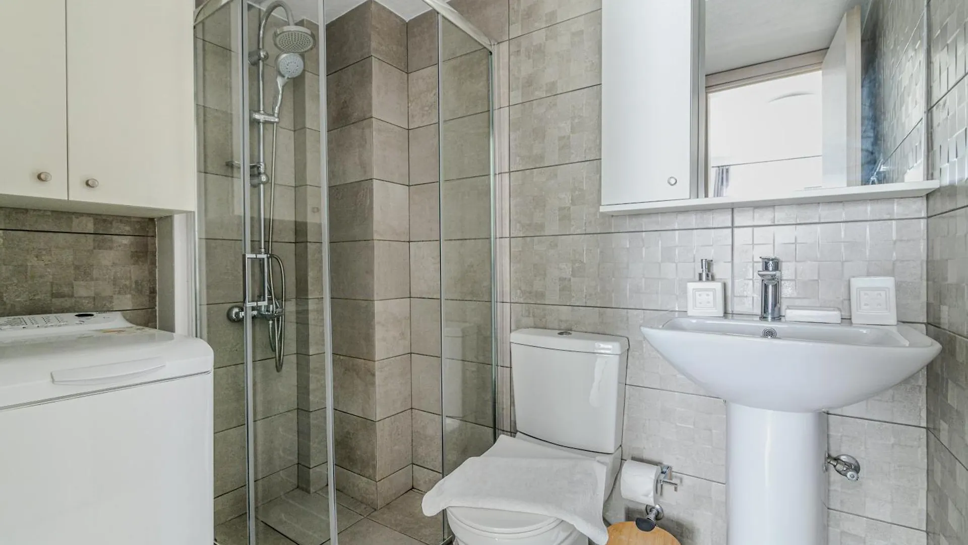 Spacious Flat For Friends & Couples With Balcony Heraklion  Apartment Heraklion (Crete)