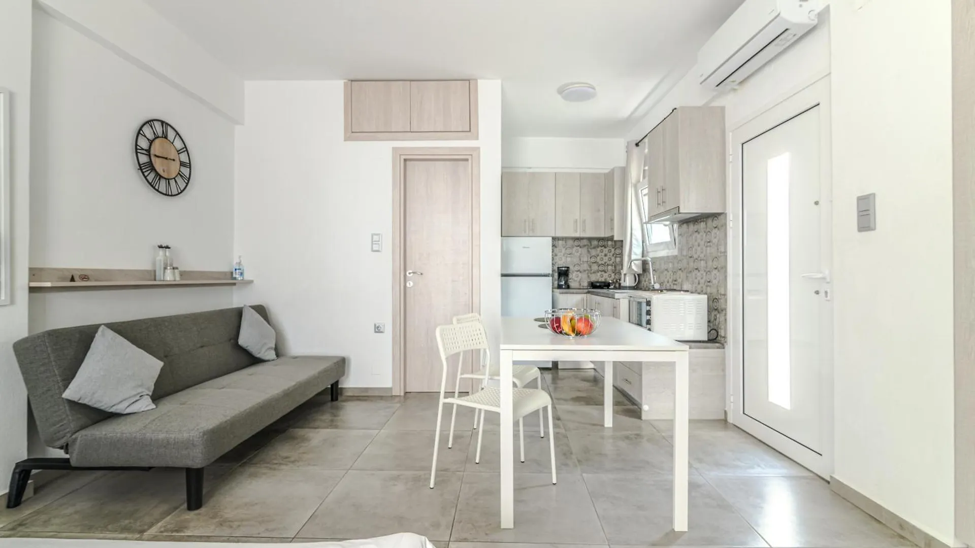 Apartment Spacious Flat For Friends & Couples With Balcony Heraklion