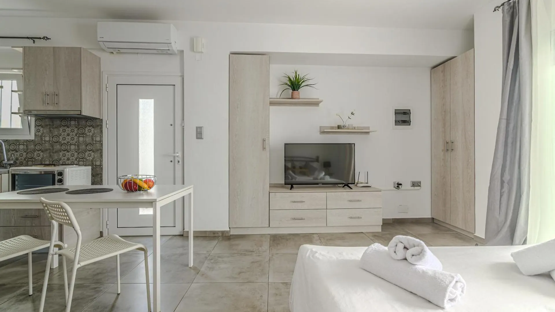 Apartment Spacious Flat For Friends & Couples With Balcony Heraklion